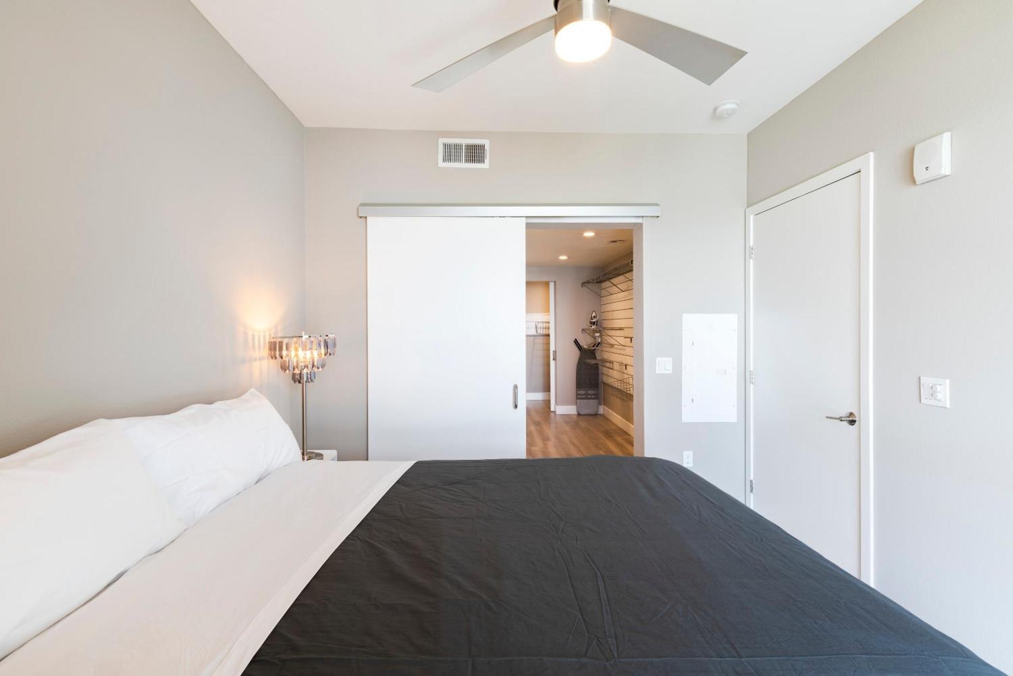 New 2 Bedroom Modern Luxury Views Weho Sm Appartement